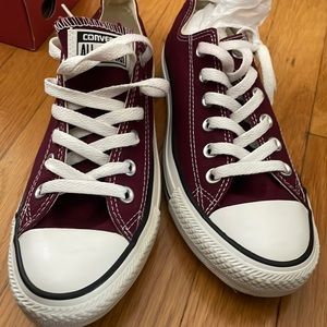 Converse kids size 5 selling immediately